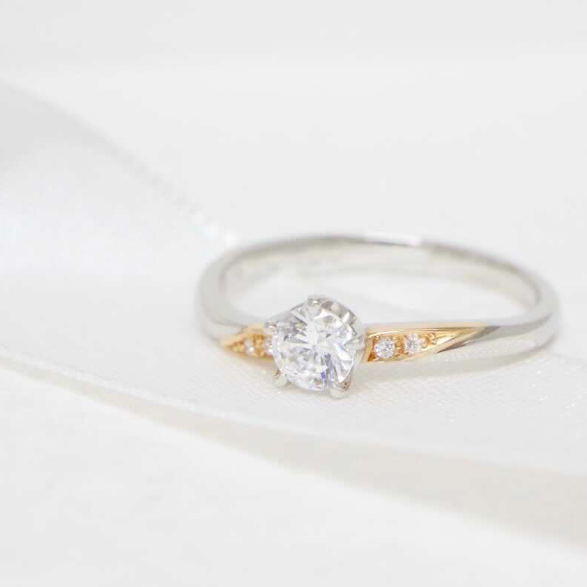 Anel Noivado Oriente Ouro Branco & Ouro Amarelo - Imagem 4