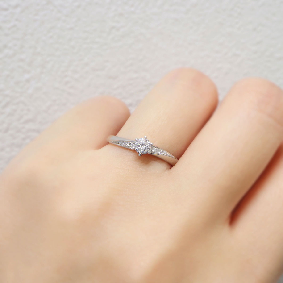 Anel Noivado Paraíso Ouro Branco - Imagem 7