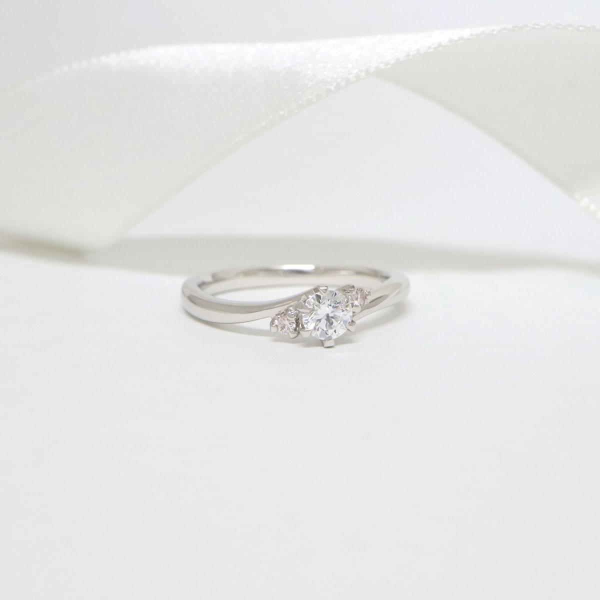 Anel Noivado Tulipa Ouro Branco - Imagem 3